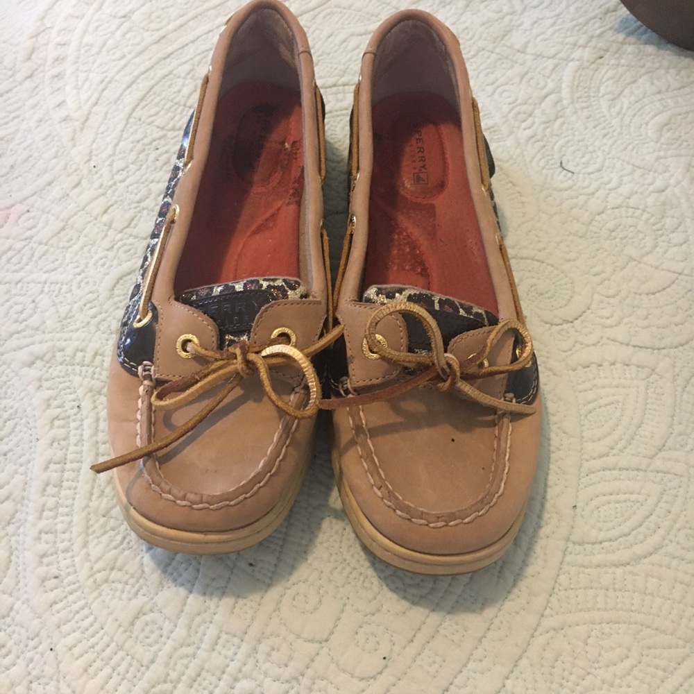 NWOT size 8.5 - Picture 2 of 3